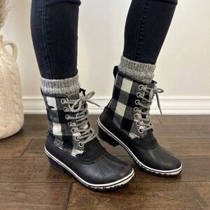 Sorel Black and White Plaid Lace-Up Duck Boots